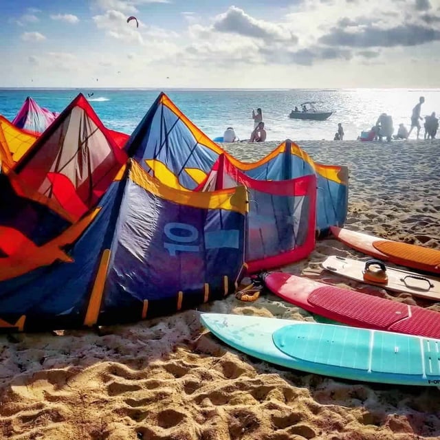 Mauritius-Surf-Holidays-kitesurfing-school-lessons-Kiterr-13