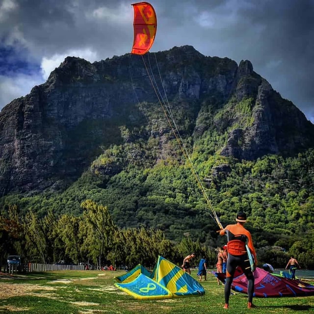 Mauritius-Surf-Holidays-kitesurfing-school-lessons-Kiterr-10