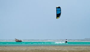 Kiteboarding spot in Oman, photo by: @KiteSpeed // Kiterr.com
