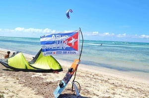 Kitesurfing in Cuba - photo Cuba Kite Village // Kiterr.com