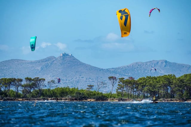 No Limits Kitesurfing School Sicily