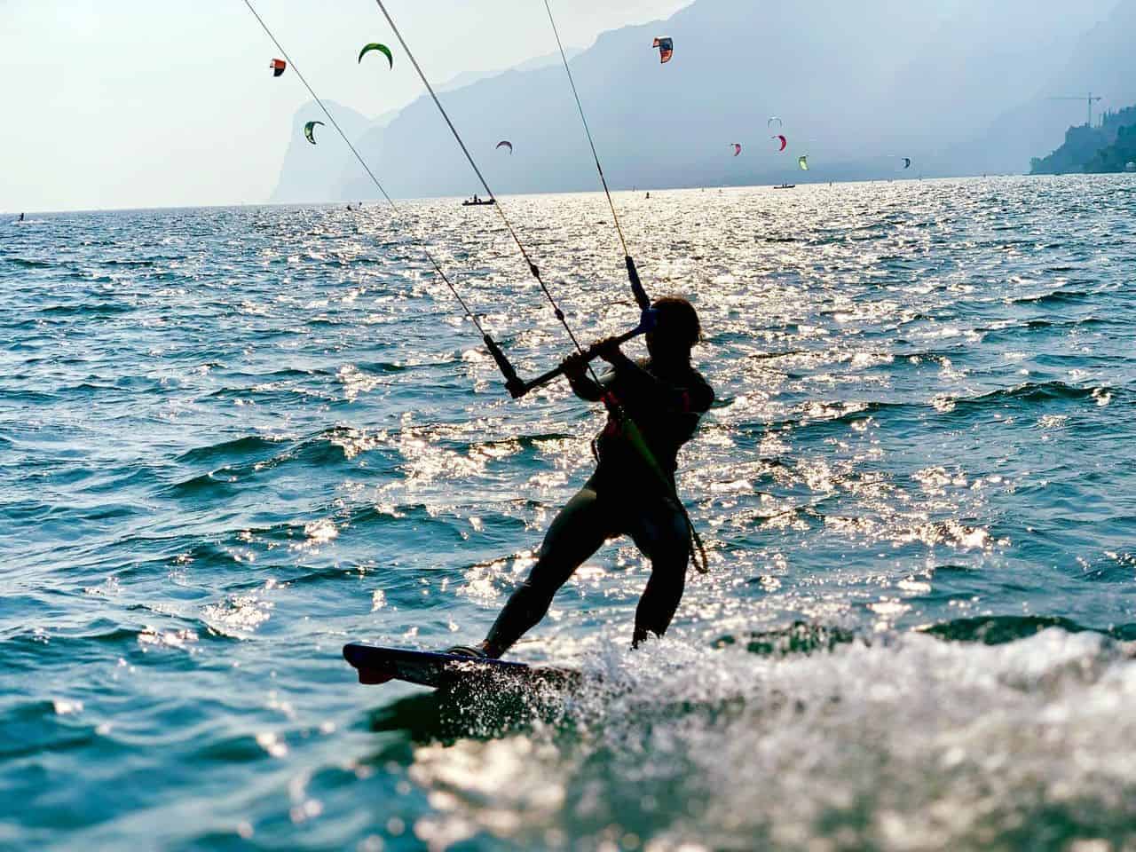 Kiteboarding in Lake Garda, Italy - photo by Kite Center Lake Garda // Kiterr.com