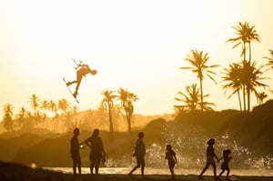kiting until dusk - kiteboarding in Cumbuco, Brazil | Kiterr.com