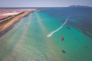 Kitesurfing along the salt pans in Lo Stagnone | The best kitespots in Sicily - Kiterr.com
