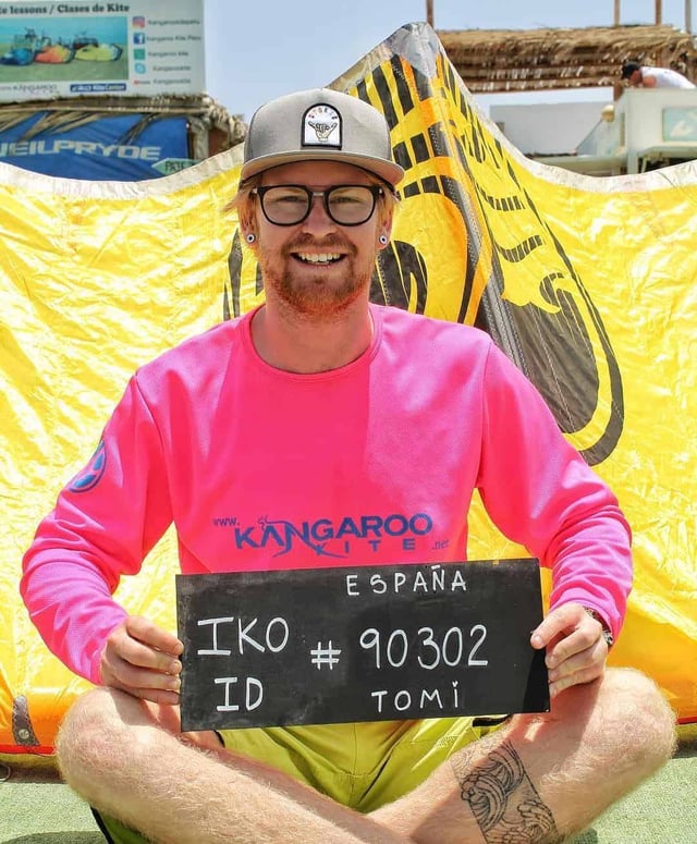 Kangaroo Kite Peru - kitesurfing school in Paracas, Peru // Kiterr.com