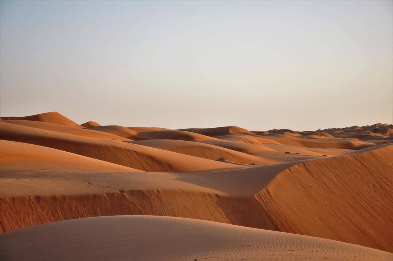 Sand dunes in Oman // Kiterr.com
