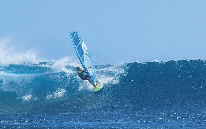 Mauritius-Surf-Holidays-kitesurfing-school-lessons-Kiterr-8